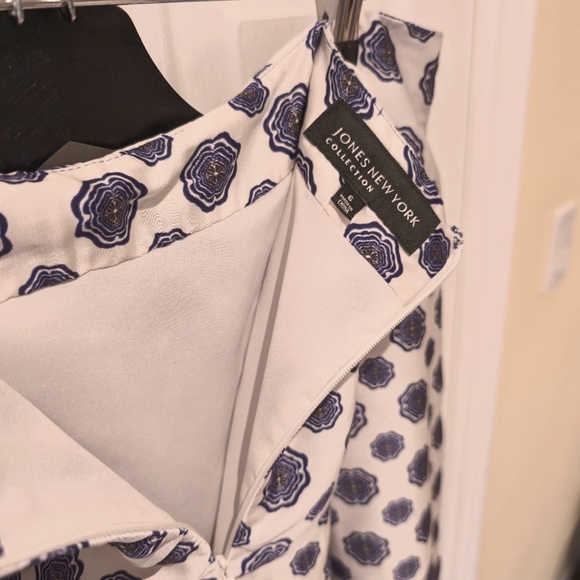 Blue on white, Jones New York A Line size 6 skirt - Picture 3 of 5